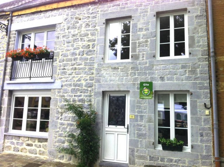 le banc sous les tilleuls 1 768x574